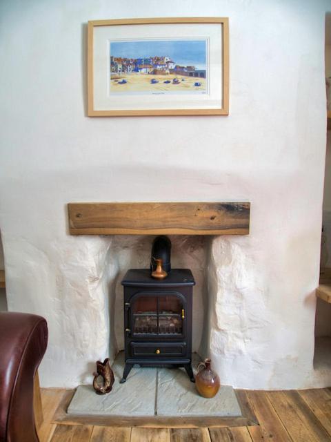 Knocker Cottage Is A 3 Bedroom Made Up Of 1 Double Bedroom And 2 Small Double Bedrooms In Small Village 10 Min To Beaches Camborne Extérieur photo