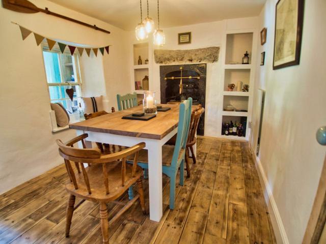 Knocker Cottage Is A 3 Bedroom Made Up Of 1 Double Bedroom And 2 Small Double Bedrooms In Small Village 10 Min To Beaches Camborne Extérieur photo