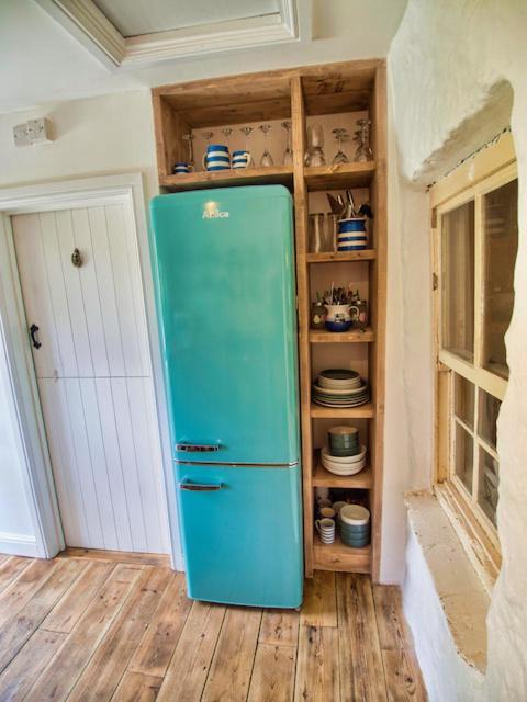 Knocker Cottage Is A 3 Bedroom Made Up Of 1 Double Bedroom And 2 Small Double Bedrooms In Small Village 10 Min To Beaches Camborne Extérieur photo