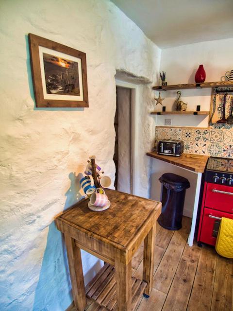 Knocker Cottage Is A 3 Bedroom Made Up Of 1 Double Bedroom And 2 Small Double Bedrooms In Small Village 10 Min To Beaches Camborne Extérieur photo