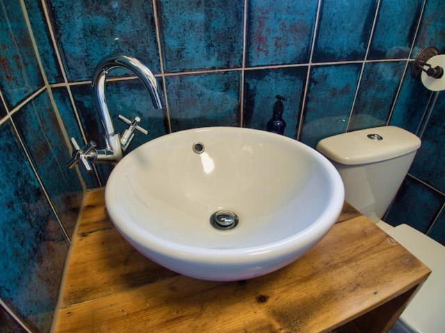 Knocker Cottage Is A 3 Bedroom Made Up Of 1 Double Bedroom And 2 Small Double Bedrooms In Small Village 10 Min To Beaches Camborne Extérieur photo