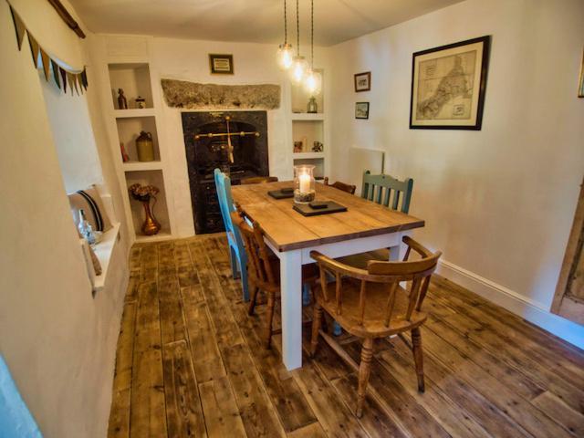 Knocker Cottage Is A 3 Bedroom Made Up Of 1 Double Bedroom And 2 Small Double Bedrooms In Small Village 10 Min To Beaches Camborne Extérieur photo