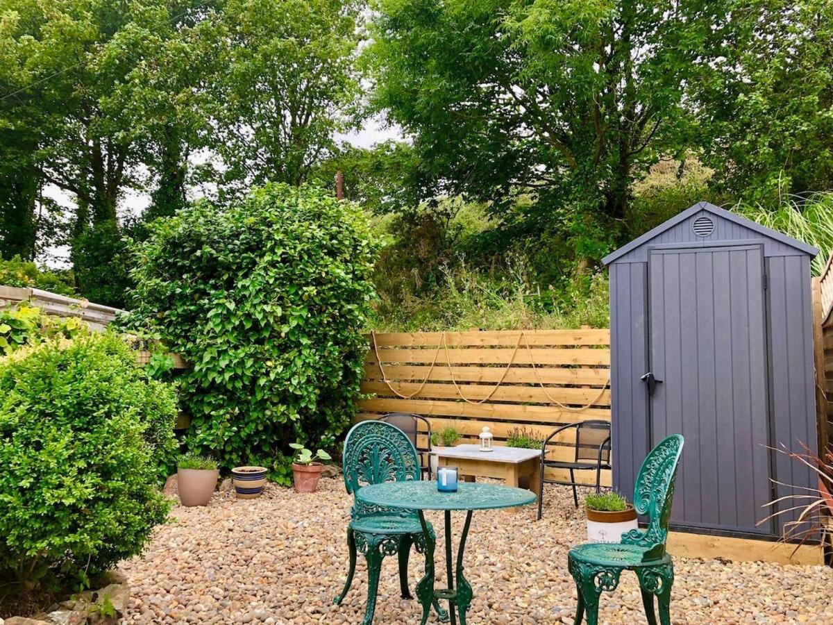 Knocker Cottage Is A 3 Bedroom Made Up Of 1 Double Bedroom And 2 Small Double Bedrooms In Small Village 10 Min To Beaches Camborne Extérieur photo